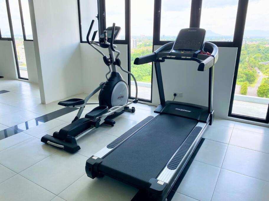 Apartment The Podium-studio-free 1 Parking-6 Pax-d323b Kuching