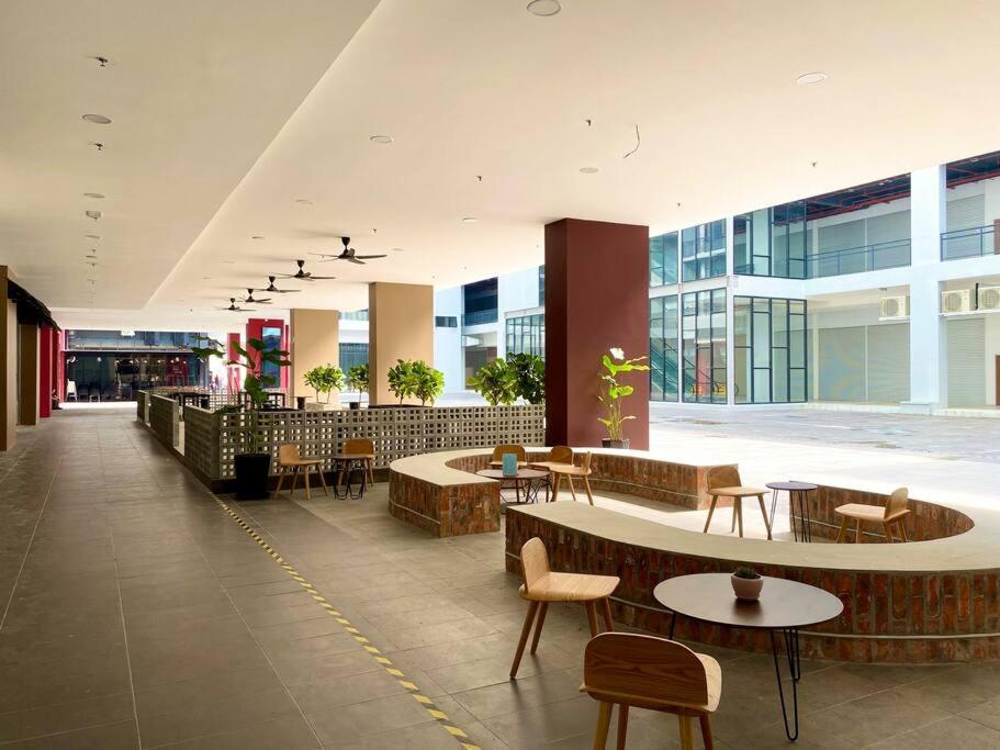 The Podium-studio-free 1 Parking-6 Pax-d323b Kuching
