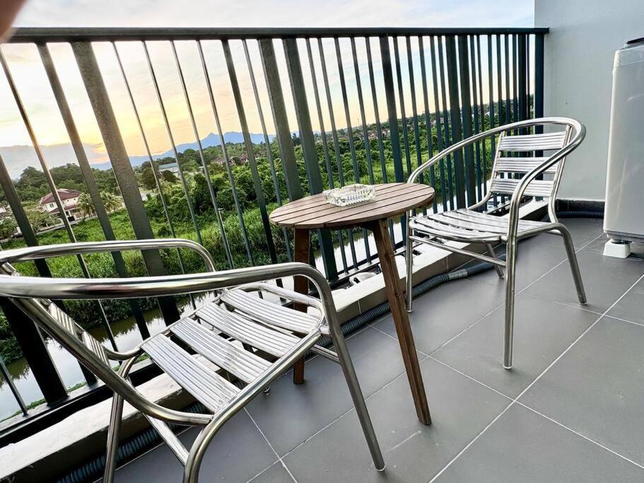 The Podium-studio-free 1 Parking-6 Pax-d323b Kuching